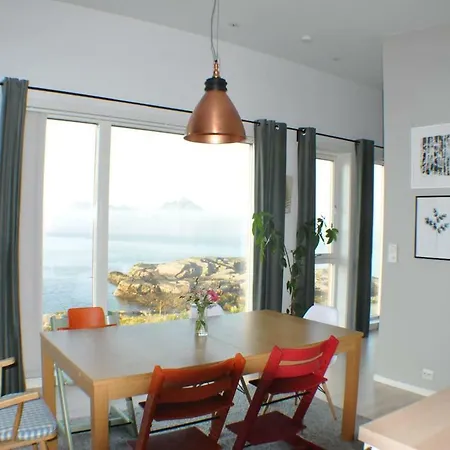 Modern Oceanfront In The Centre Of Lofoten *